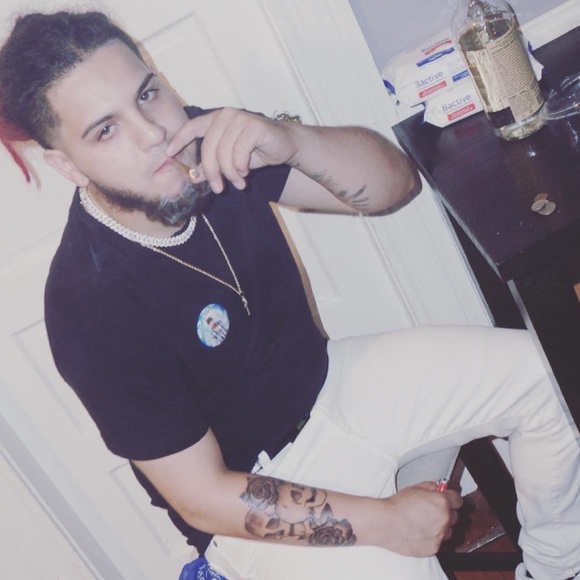 Profile Picture of Geraldo Serrano (@geraldoserrano) on Poshmark