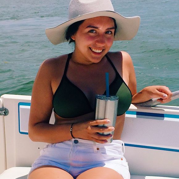 Alecia Martinez - Poshmark Profile Picture of Alecia Martinez (@am191015) on Poshmark