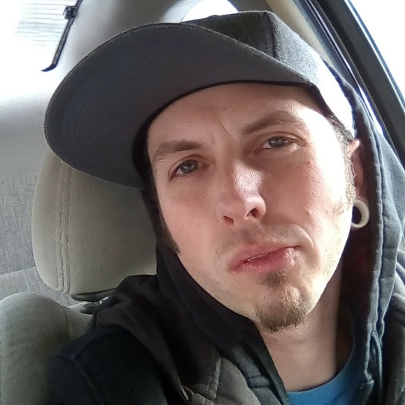 Profile Picture of Steve Pearson (@stve055) on Poshmark