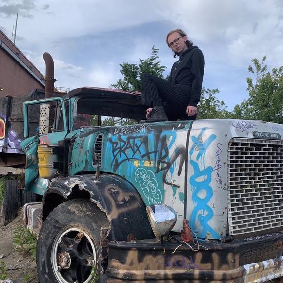 Profile Picture of Calvin Casey (@calvncasey) on Poshmark