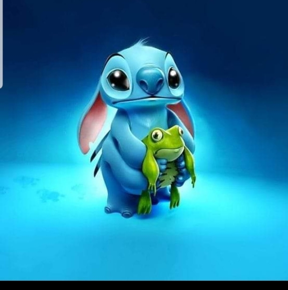 Profile Picture of Kimm Gleitz (@kimmydo74) on Poshmark