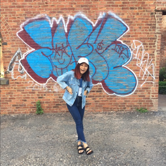 Profile Picture of Tina Yip (@tinayip) on Poshmark