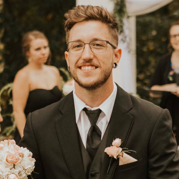 Profile Picture of Andrew Guthridge (@guthhh) on Poshmark