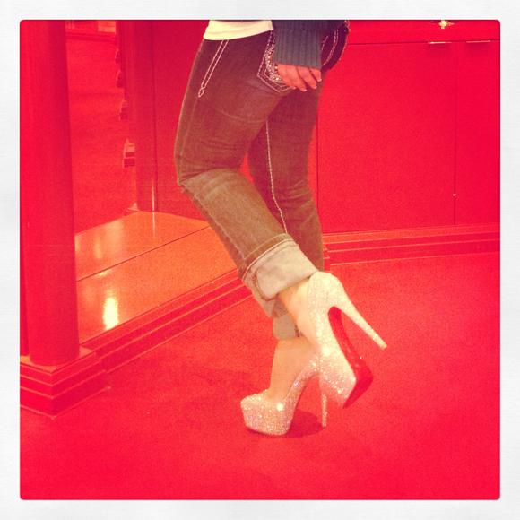 Cara Zelandi - Poshmark Profile Picture of Cara Zelandi (@cara26z) on Poshmark