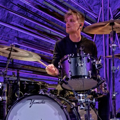 Profile Picture of Mike Bennett (@MBonDrums) on Twitter