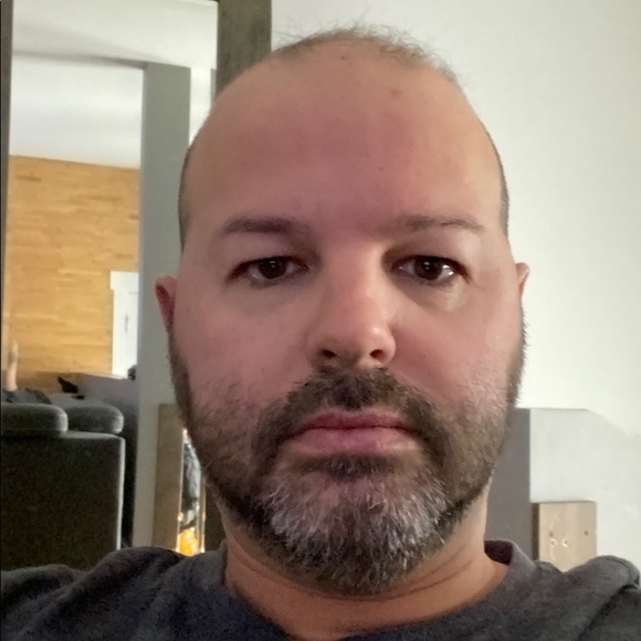 Profile Picture of Jonathan Riel (@jonathanriel) on Poshmark