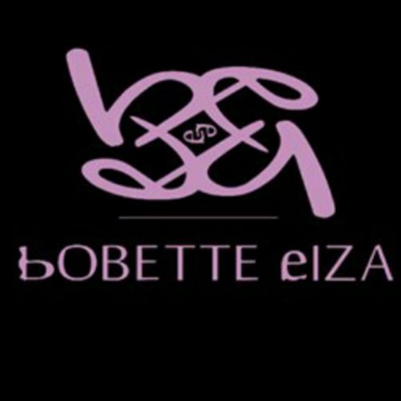 Profile Picture of Bobette Reid (@bobetteeiza) on Poshmark
