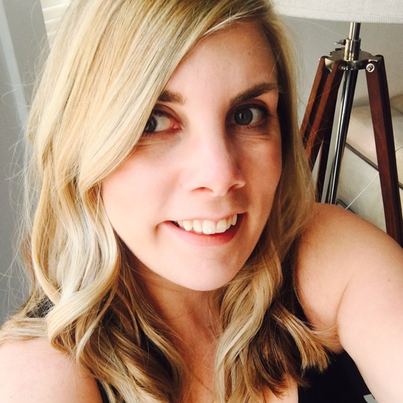 Profile Picture of Allison Libb (@allilibb) on Poshmark