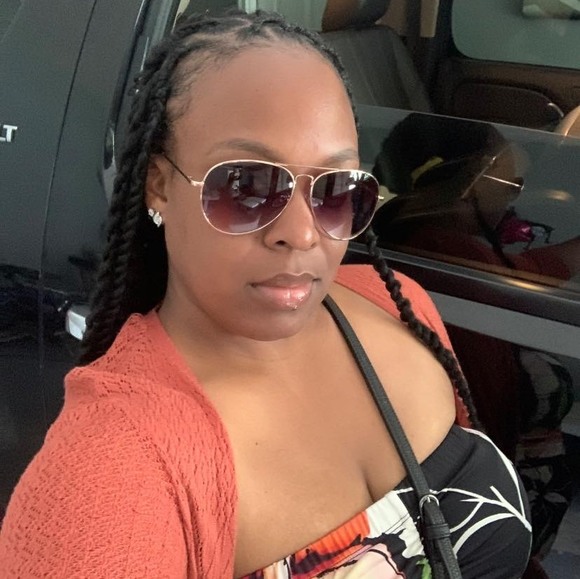 Profile Picture of Erika Harrington (@edajones11) on Poshmark