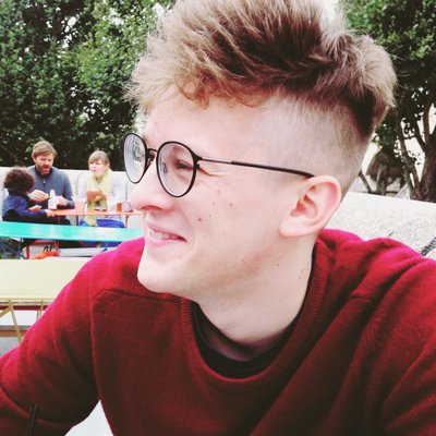 Profile Picture of Simon James (@SimonJamesWood1) on Twitter