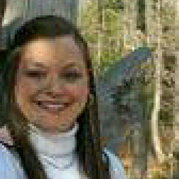 Profile Picture of Heather Kangeter (@hkangeter) on Poshmark