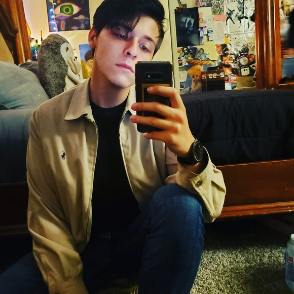 Profile Picture of Bryson Williams (@bryson_williams) on Poshmark