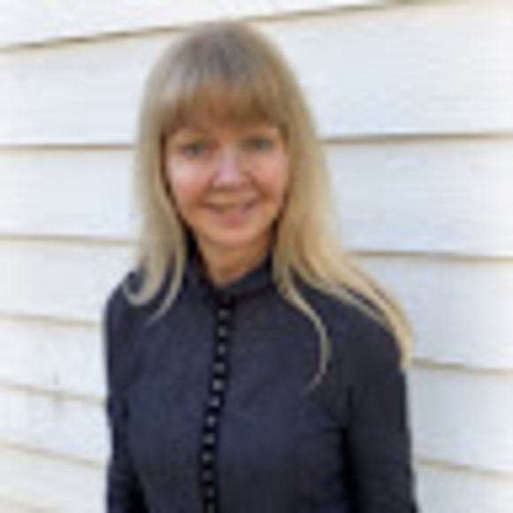 Profile Picture of Christina Glazar (@c_glazar) on Poshmark