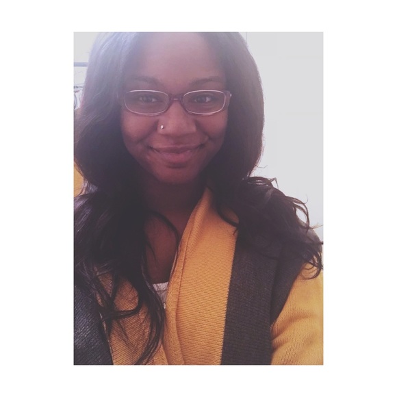 Profile Picture of Monique Greer (@moniceairra) on Poshmark