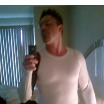 Profile Picture of Jason Ferraro (@6FigureTrainers) on Twitter