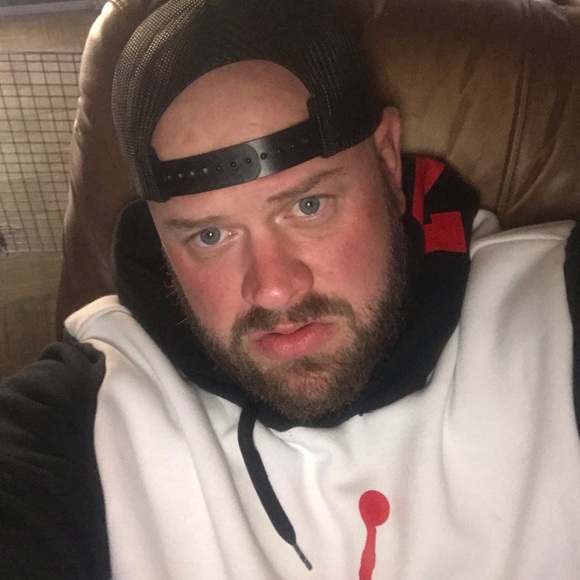 Profile Picture of Jared Lawson (@bigcountry23) on Poshmark