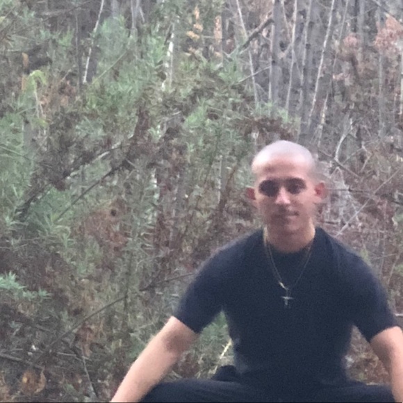 Profile Picture of Alex Sermani (@a_sermani8) on Poshmark