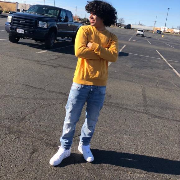 Profile Picture of Kevin Perdomo (@kevinperdomo282) on Poshmark