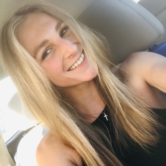 Profile Picture of Jessica Anderson (@azjoyfuljessss) on Poshmark