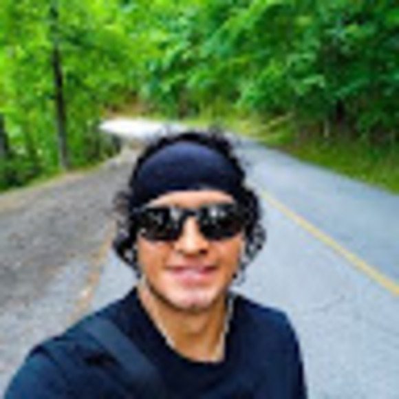 Profile Picture of William Quintero (@willquintero831) on Poshmark