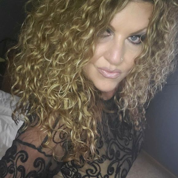 Profile Picture of Angela Holcomb (@mermaidlady) on Poshmark