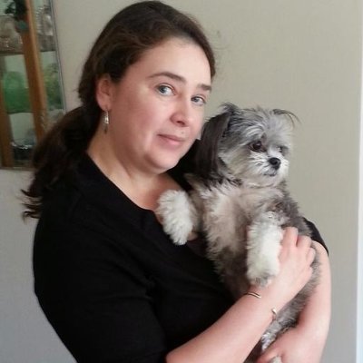 Profile Picture of Amy Becker (@amycbecker) on Twitter