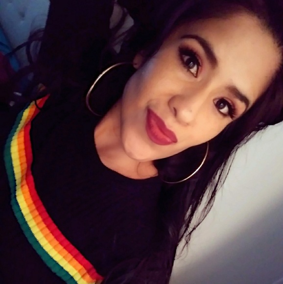 Profile Picture of Donette Devore (@donette_devore) on Poshmark