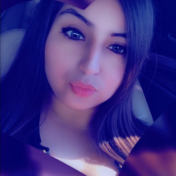 Profile Picture of Giselle Ojeda (@giselle_ojeda) on Poshmark