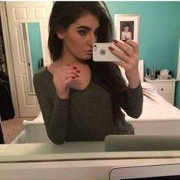 Profile Picture of Kristen Zammit (@kristenzammit) on Poshmark
