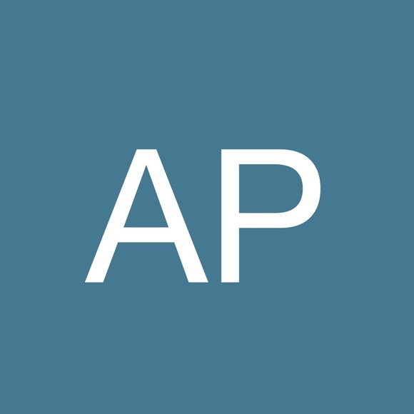 Profile Picture of Andrew Pakledinaz (@apak14) on Poshmark