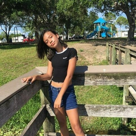 Profile Picture of Destiny Lourido (@joely108910) on Poshmark