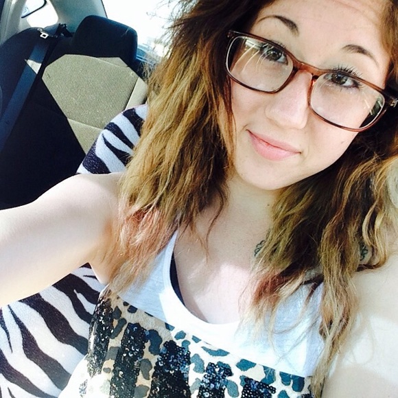 Profile Picture of Kaitlyn Belschner (@kbelschner) on Poshmark