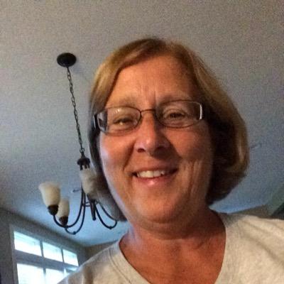 Profile Picture of Lorrie McKay (@LorrieMcKay) on Twitter