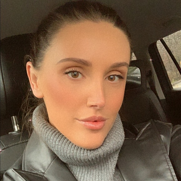 Profile Picture of Egzona Lokaj (@egzonalokaj) on Poshmark