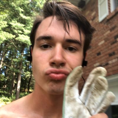 Profile Picture of Victor (@vicfoster44) on Twitter