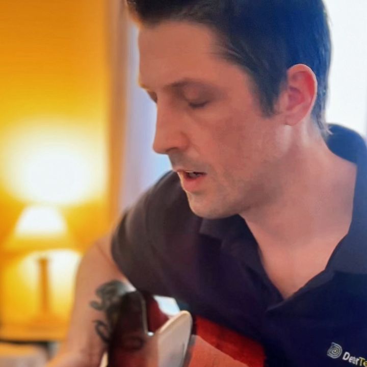 Profile Picture of Robin Clark (@robinclarkmusic) on Tiktok