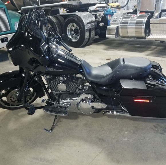 Profile Picture of Alberto Corral (@alberto_corral) on Poshmark