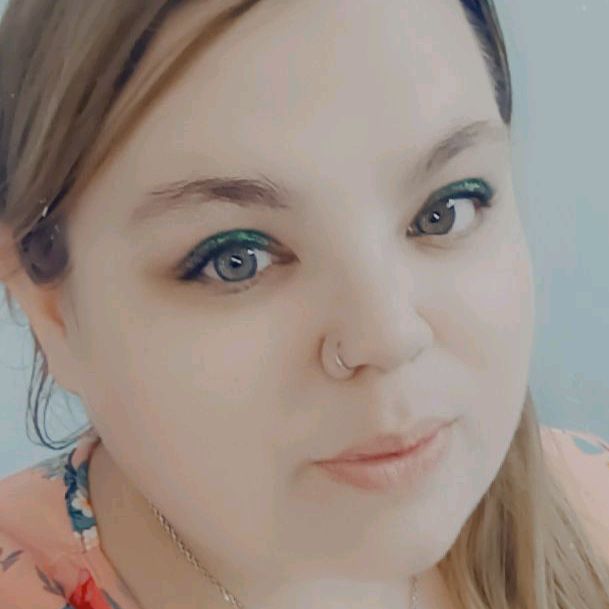 Profile Picture of adaisbell (@adaisbell) on Tiktok