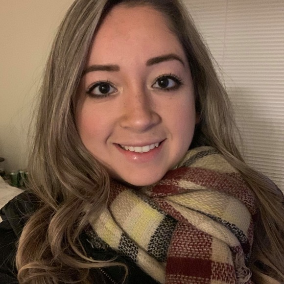 Profile Picture of Juliana Paim (@juhpaim) on Poshmark