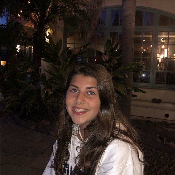 Profile Picture of Emily Chatowsky (@emilyc_31) on Poshmark