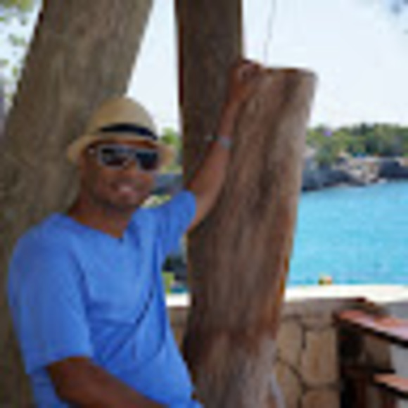 Marlon John - Poshmark Profile Picture of Marlon John (@marlon_john) on Poshmark