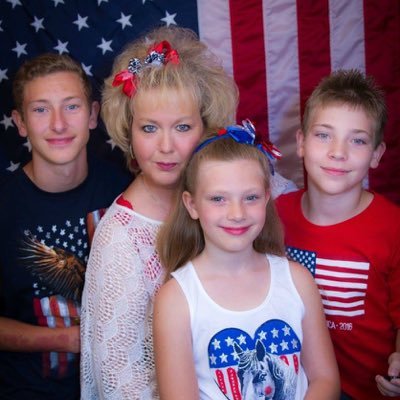 Profile Picture of Lori Ann Foster (@lorifoster1995) on Twitter
