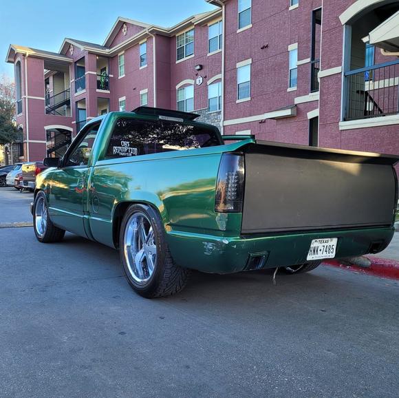 Profile Picture of Robert Gonzalez (@robertog1) on Poshmark