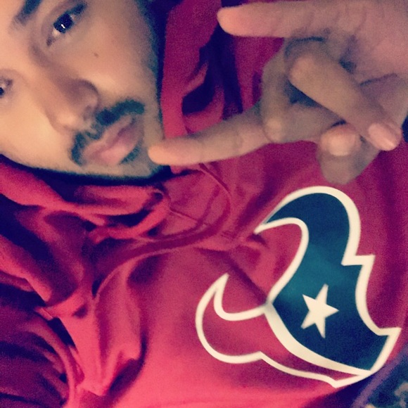 Profile Picture of Julio Diaz (@jdiaz9429) on Poshmark