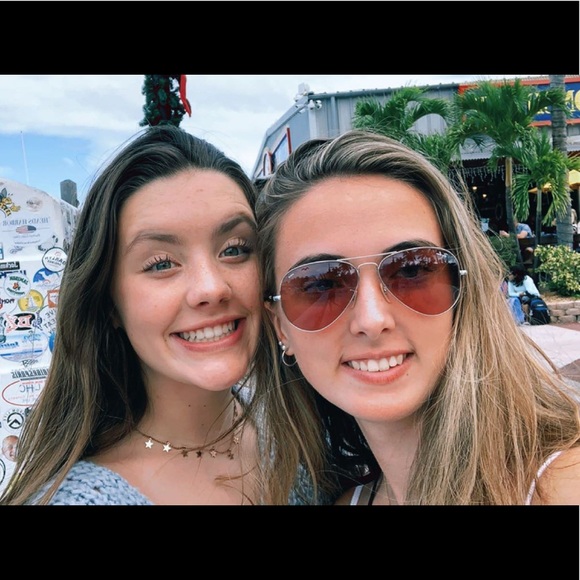 Profile Picture of Delaney Mitchell (@delmitch17) on Poshmark