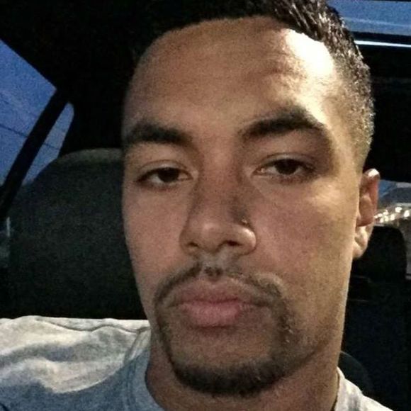 Profile Picture of Kris Bradley (@krisbradley853) on Poshmark