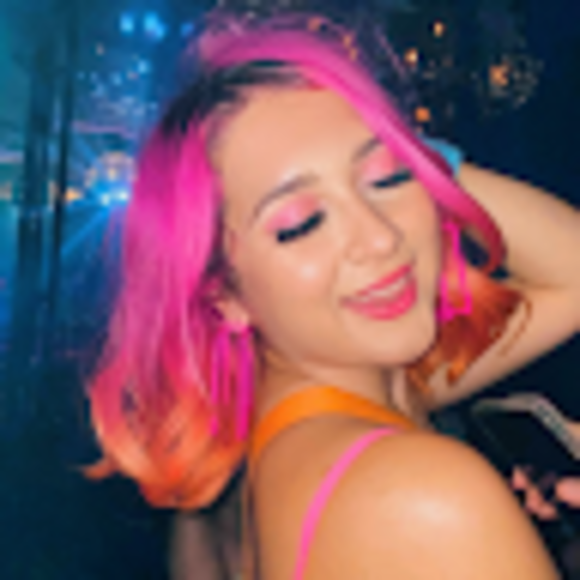 Profile Picture of Ceara Sobecki (@misscearajade) on Poshmark