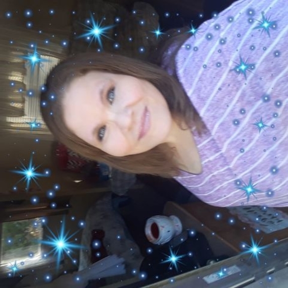Profile Picture of Evone Craig (@evonecraig67) on Poshmark