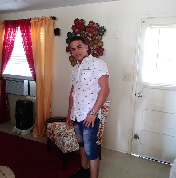 Profile Picture of Jorge Luis (@jorgeluis650) on Poshmark