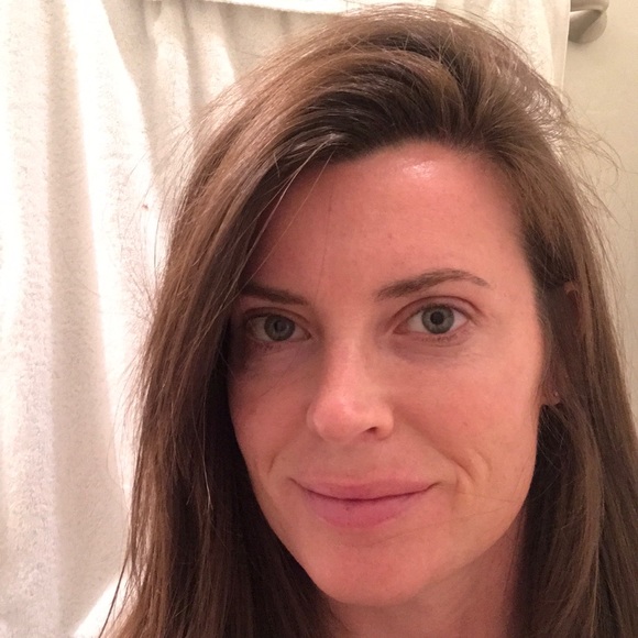 Profile Picture of Kristine Lynch (@klynch03) on Poshmark
